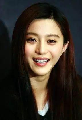 舌钉 女明星,揭秘舌钉女明星的时尚魅力